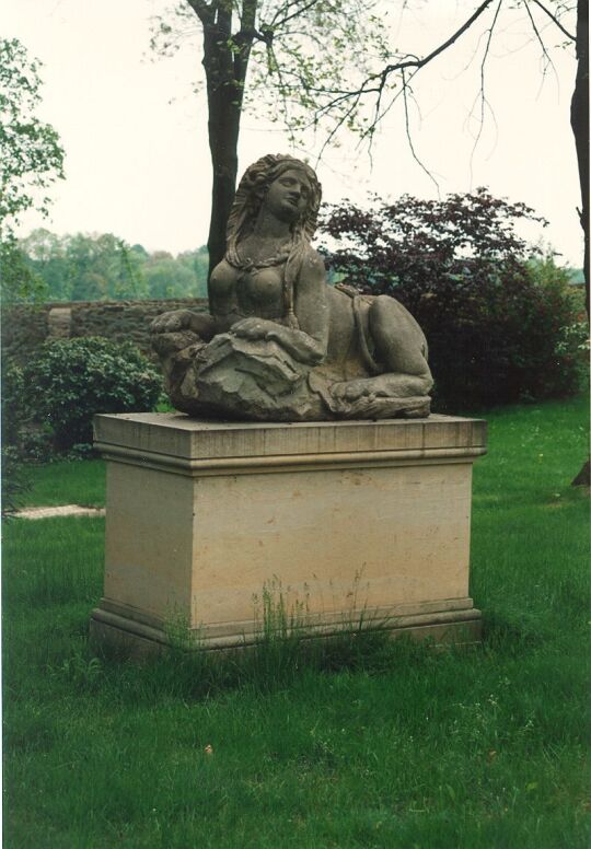 Skulptur im Schmochtitzer Rittergut - Bischof-Benno-Haus