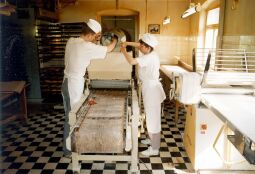 Bild: Makronenmaschine in der Pfefferküchlerei Zeiler in Pulsnitz