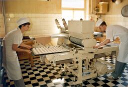 Bild: Makronenmaschine der Pfefferküchlerei Bernhard Zeiler in Pulsnitz