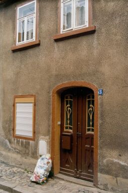 Bild: Fassadendetail eines Wohnhauses in Bischofswerda