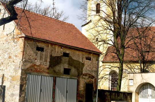 Auf dem Pfarrhof von Neschwitz
