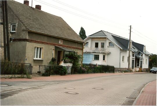 Alte und neue Wohnhäuser in Weißkollm