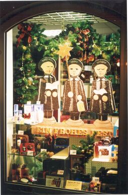 Bild: Schaufenster der Radeburger Marktdrogerie