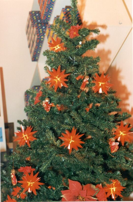 Geschmückter Weihnachtsbaum in Herrnhut