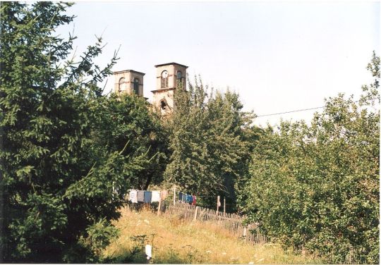 Blick zur Kirche von Waldungen/Franken