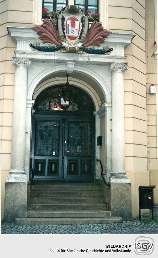 Portal des Crimmitschauer Rathauses