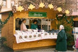 Bild: Verkaufsstand auf dem Bischofswerdaer Weihnachtsmarkt