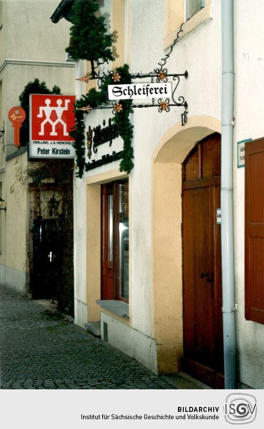 Geschmücktes Wohn- und Geschäftshaus in Schirgiswalde