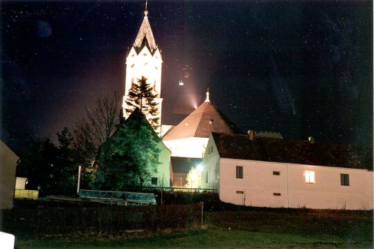 Angestrahlte Lichtenberger Kirche