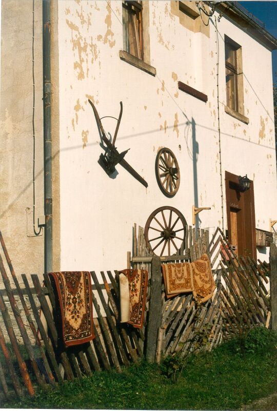 Fassade eines Bergener Wohnhauses