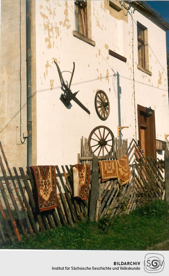 Fassade eines Bergener Wohnhauses