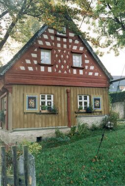 Bild: Ehemaliger Kindergarten in Raun