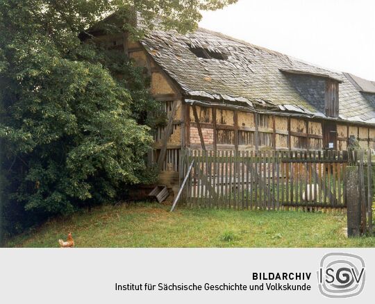 Beschädigter Bauernhof in Steinsdorf