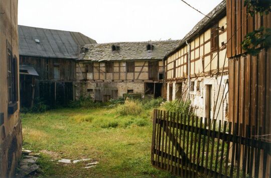 Beschädigter Bauernhof in Steinsdorf