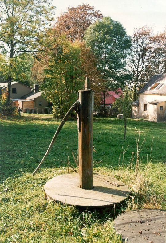 Wasserpumpe auf einem Landwüster Bauernhof