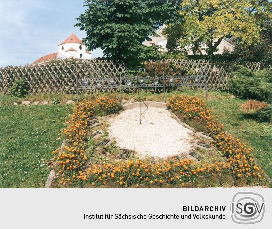 Sonnenuhr auf dem Schönberger Dorfplatz