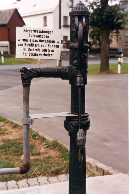 Wasserpumpe auf dem Gansgrüner Marktplatz