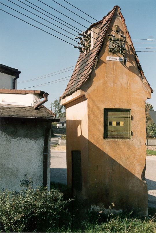 Trafohaus am Rodersdorfer Dorfplatz