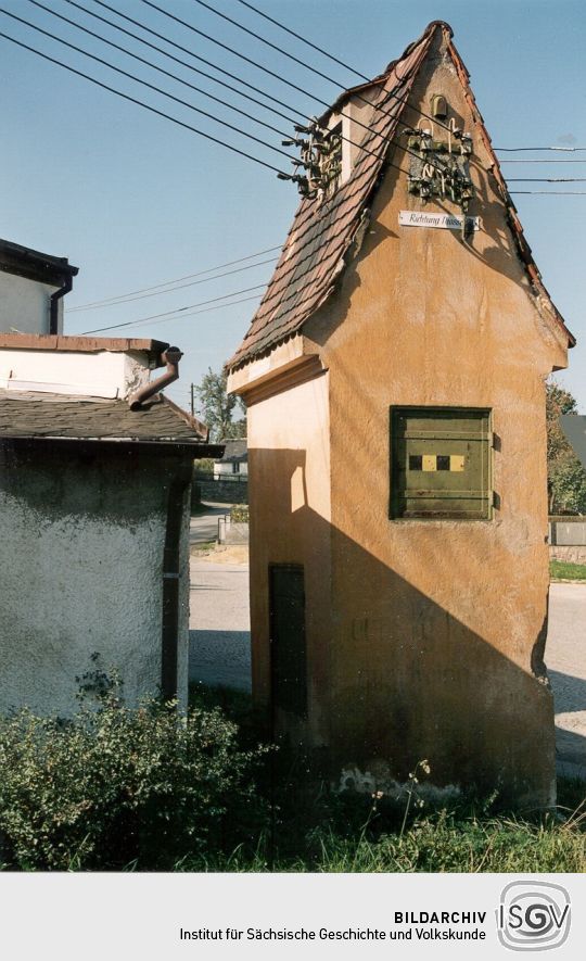 Trafohaus am Rodersdorfer Dorfplatz