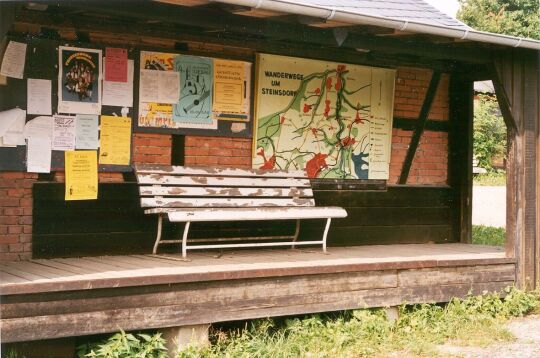 Buswartehäuschen in Steinsdorf