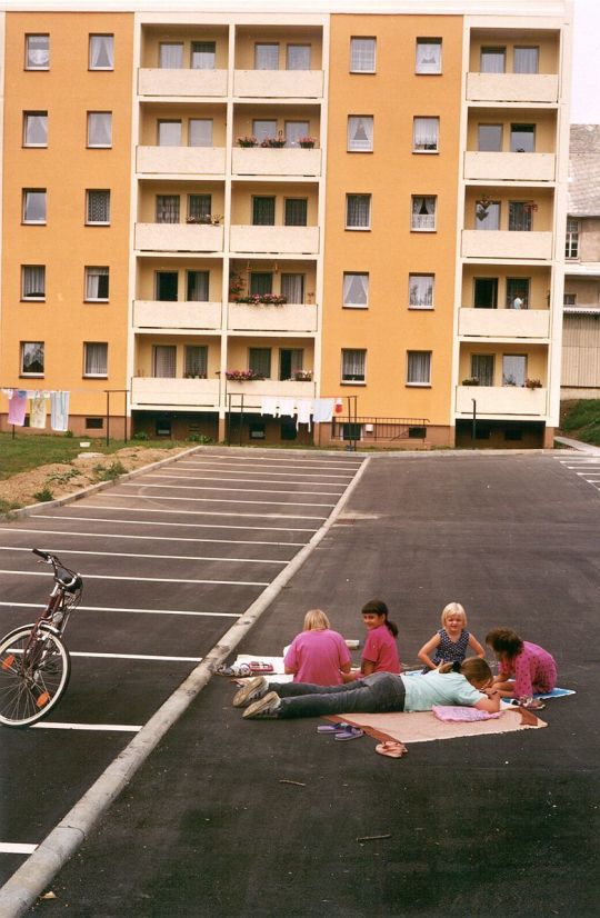 Parkplatz im Neubaugebiet