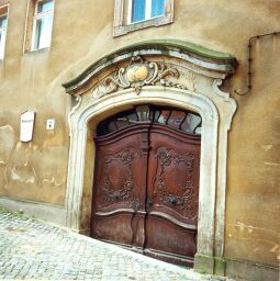 Bild: Wohnhausportal in Pulsnitz