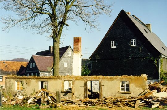 Abriss eines Umgebindehauses in Steinigtwolmsdorf