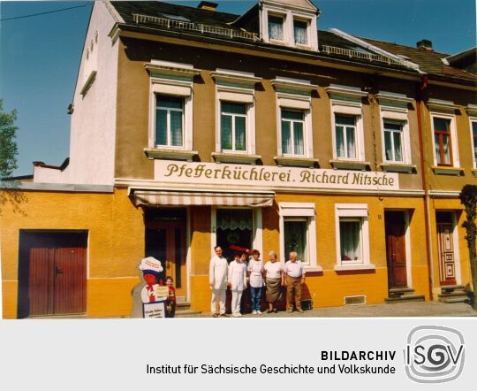 Inhaber und Mitarbeiter der Pfefferküchlerei Nitzsche in Pulsnitz