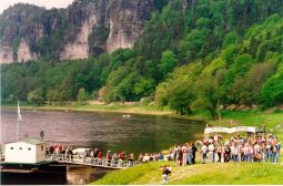 Bild: Anlegestelle an der Elbe in Rathen
