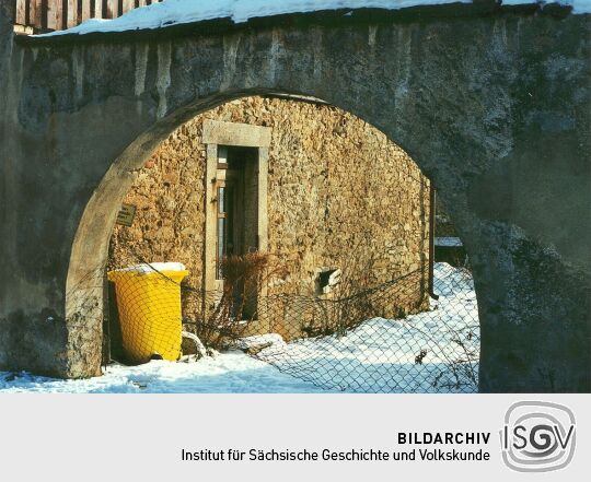 Torbogen eines Elstraer Gehöftes