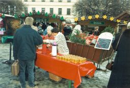 Bild: Glühweinstand auf dem Radeberger Weihnachtsmarkt