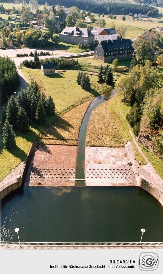 Blick von der Staumauer der Rauschenbacher Talsperre