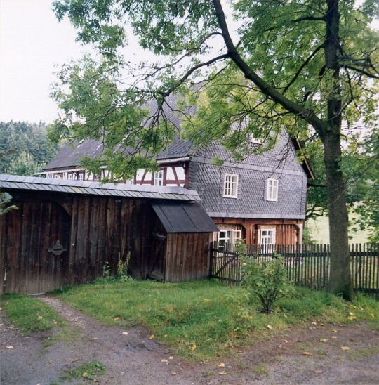 Einfahrt zu einem Umgebindehaus in Gürth