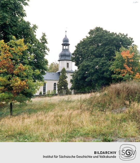 Blick zur Kirche in Landwüst