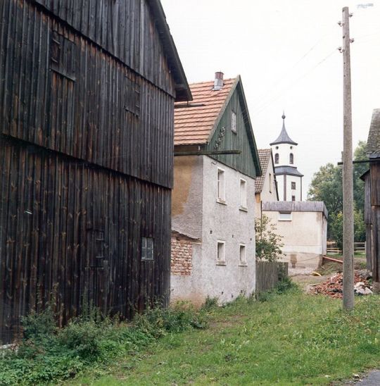 Blick zur Kirche in Sachsgrün