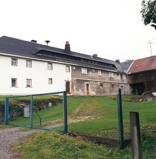 Wohnhaus und Stall in Stein