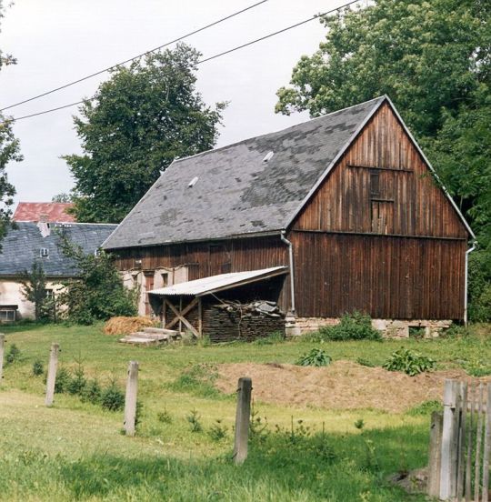 Verbretterte Scheune in Heinersgrün