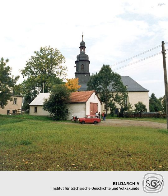 Blick zur Kirche in Posseck