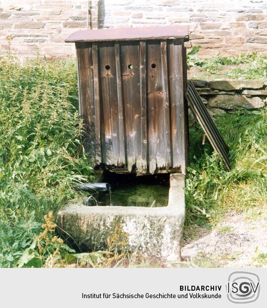 Alter Brunnen in Raun