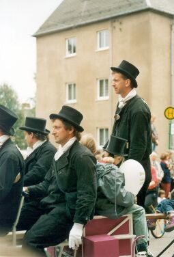 Bild: Festumzug zum Tag der Sachsen in Rochlitz 1995