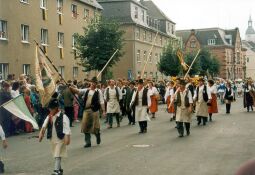 Bild: Festumzug zum Tag der Sachsen in Rochlitz 1995