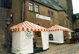 Bild: Historischer Markt zum Tag der Sachsen im Burghof