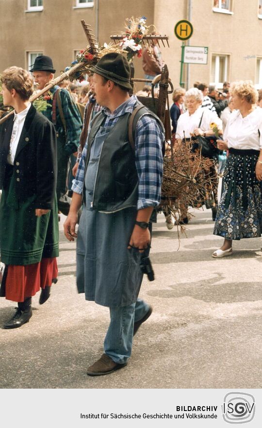 Waldarbeiter beim Festumzug in Rochlitz