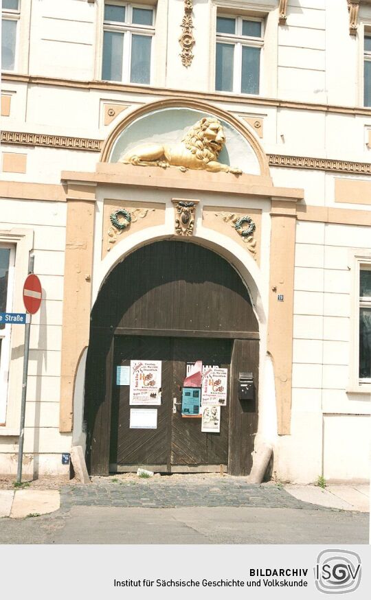 Hauseinfahrt eines Wohnhauses in Grimma