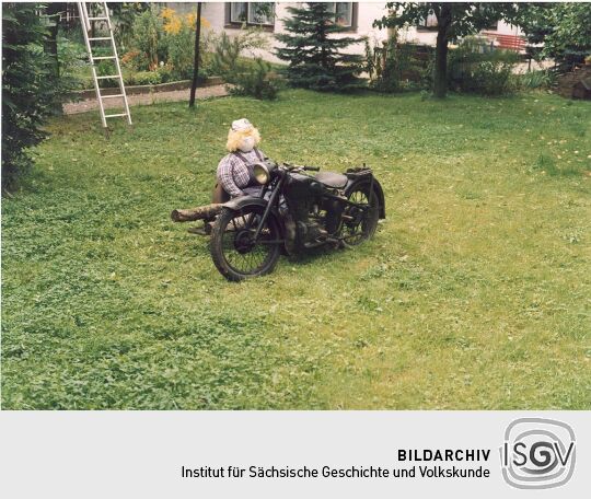 Motorrad auf einer landwirtschaftl. Schau zum Tag der Sachsen in Aitzendorf