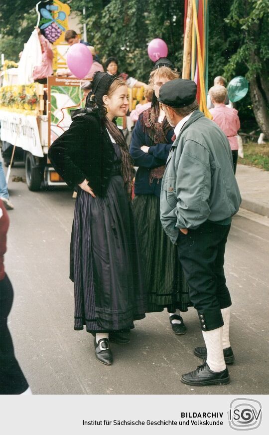 Mitglieder einer vogtländ. Trachtengruppe zum Tag der Sachsen in Rochlitz