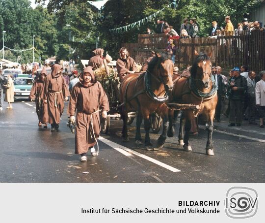 Mönche beim Festumzug zum Tag der Sachsen in Rochlitz