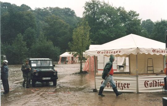 Historischer Markt zum Tag der Sachsen in Rochlitz steht unter Wasser