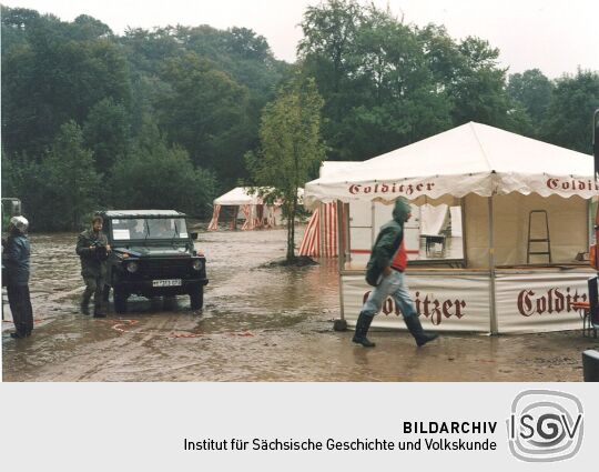 Historischer Markt zum Tag der Sachsen in Rochlitz steht unter Wasser