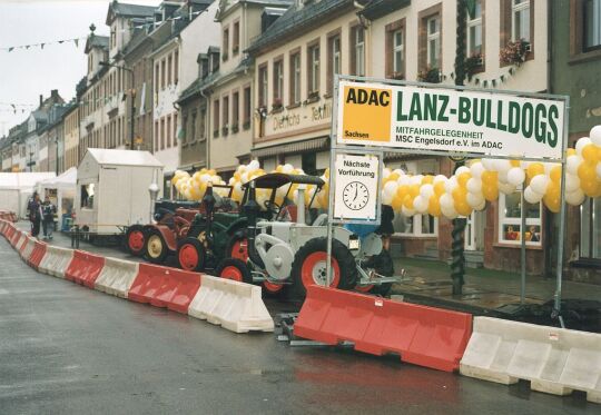 Historische Fahrzeuge zum Tag der Sachsen in Rochlitz